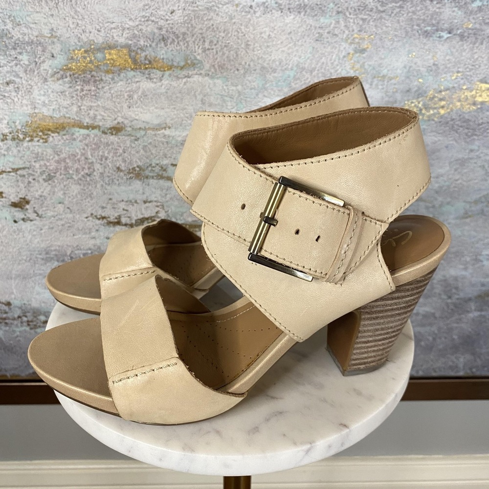 Clarks Artisan Sandals Shoes Womens Size 8 Beige Leather Strappy Block Heel